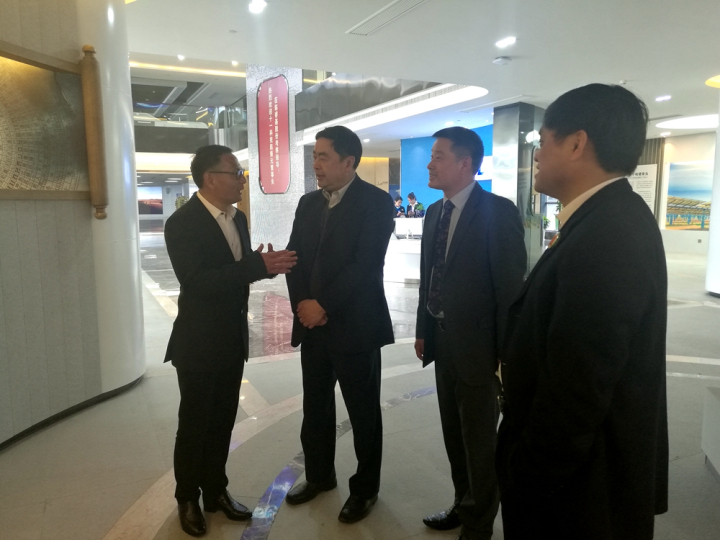 1496503807473144.jpg 3-睿基董事局主席顧全軍向趙振元董事長等介紹睿基歷史.jpg