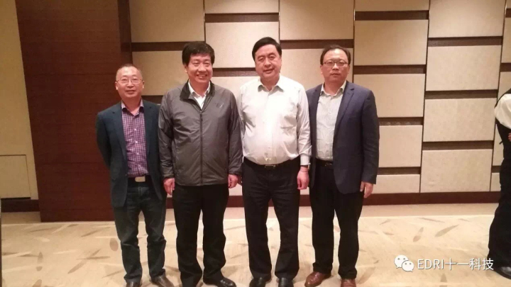 1496505612423028.jpg 3-趙振元同志與劉濟(jì)東、樊后檐、王明云同志親切合影.jpg